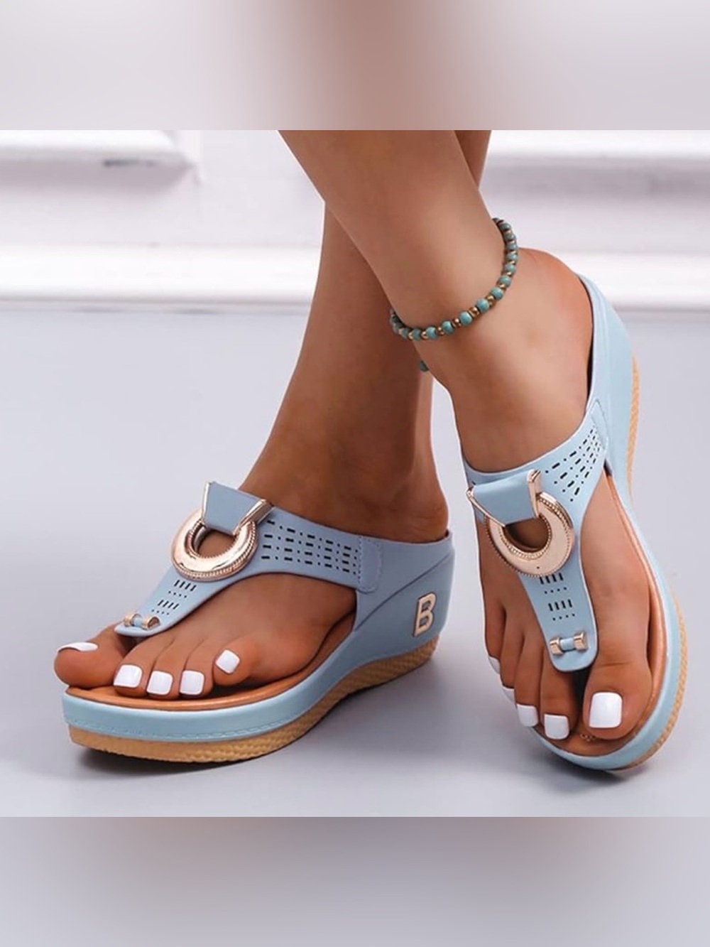 NWOT AOVIN Plantar Fasciitis
Light Blue Women's Thong Sandals Gold Accent SZ 38
